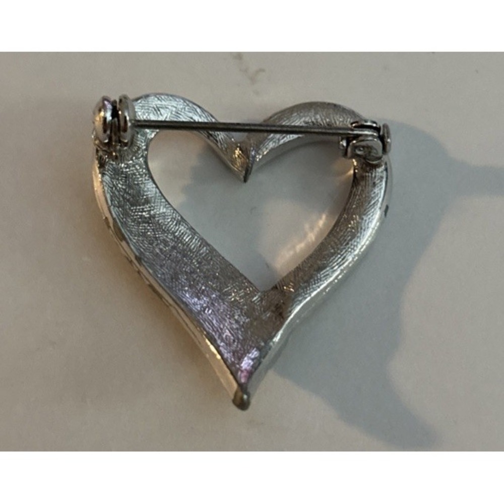 Vintage Silver Tone Open Heart Brooch With Rhinestones 1" - Picture 4 of 5